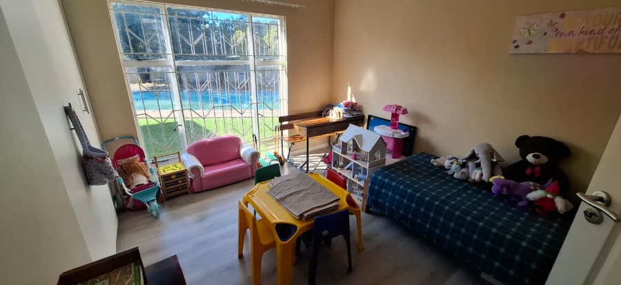 6 Bedroom Property for Sale in Suidrand Free State
